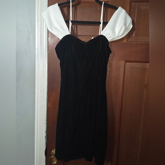 Petal & Pup Satine Bow Mini Dress - Picture 5 of 6